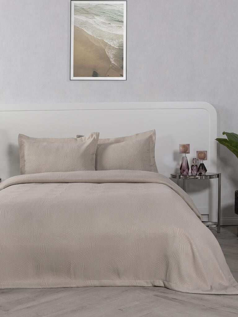 Yatak Örtüsü Alora – Pastel Renkli, Yumuşak ve Zarif Görünümlü