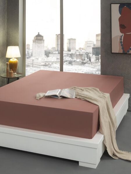 Geniş Yataklara Uygun Saten Çarşaf – Kaygan Dokulu, Modern Şıklık Kiremit - 180 X 200