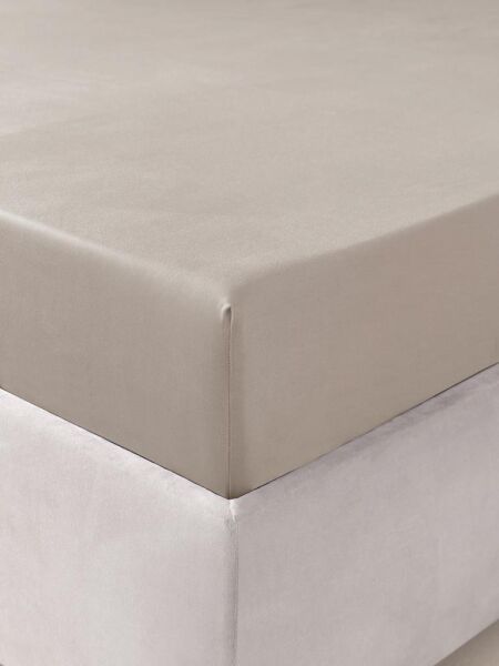 Geniş Yataklara Uygun Saten Çarşaf – Kaygan Dokulu, Modern Şıklık Sütlü Kahverengi - 180 X 200