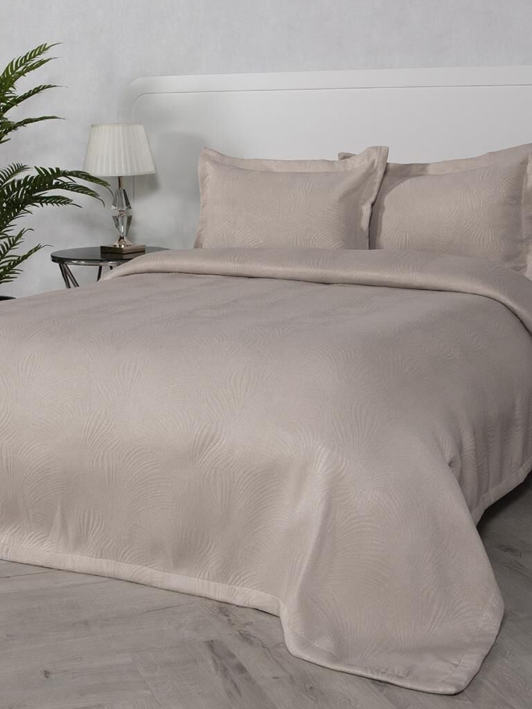 Yatak Örtüsü Alora – Pastel Renkli, Yumuşak ve Zarif Görünümlü 230 X 260 - Sütlü Kahverengi